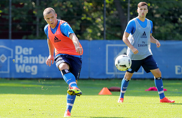 Schussgewaltig! Vasilije Janjicic, der ab sofort für die U21 des HSV auf Torejagd gehen kann.