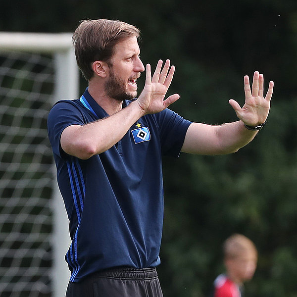 Andreas Schumacher ist mit seiner U14 an diesem Wochenende gleich zweimal im Einsatz. Andreas Schumacher dirigiert seine U14,