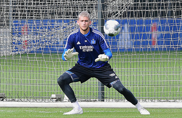 Julian Pollersbeck will be gaining some much sought-after match practice on Sunday with HSV's under-21 side against Eintracht Norderstedt as he seeks to fight his way back into the reckoning.
