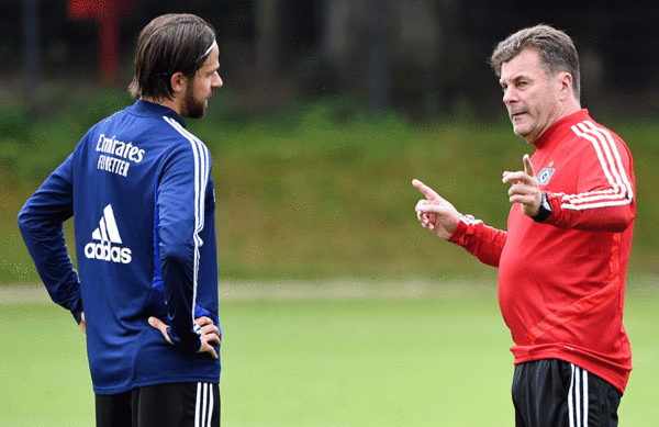 Im Angriff hat HSV-Coach Dieter Hecking die Wahl: Lässt er den vierfachen Torschützen Lukas Hinterseer stürmen, den zuletzt aufdrehenden Bobby Wood oder vielleicht Offensiv-Allrounder Martin Harnik?