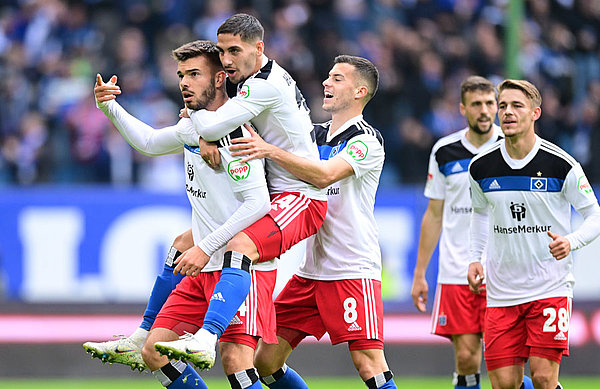 Huge jubilation: Mario Vuskovic had whipped out his right hammer in the twelfth minute and welded the ball in to make it 1:1.