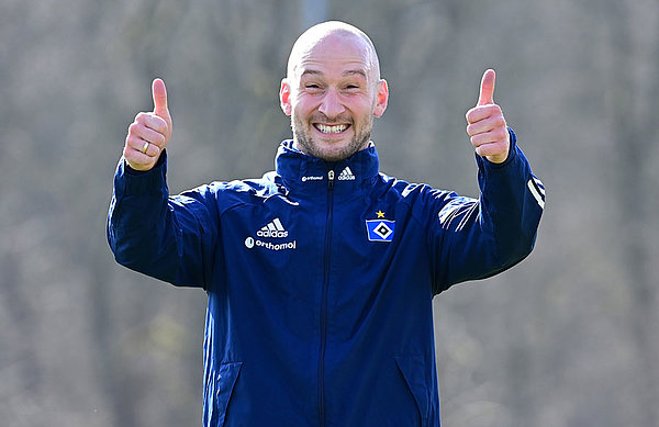 Daumen hoch: Toni Leistner & Co. freuen sich, dass es nach der langen Zeit des Reha-Trainings nun endlich wieder richtig losgeht. Daumen hoch: Toni Leistner & Co. freuen sich, dass es nach der langen Zeit des Reha-Trainings nun endlich wieder richtig losgeht.