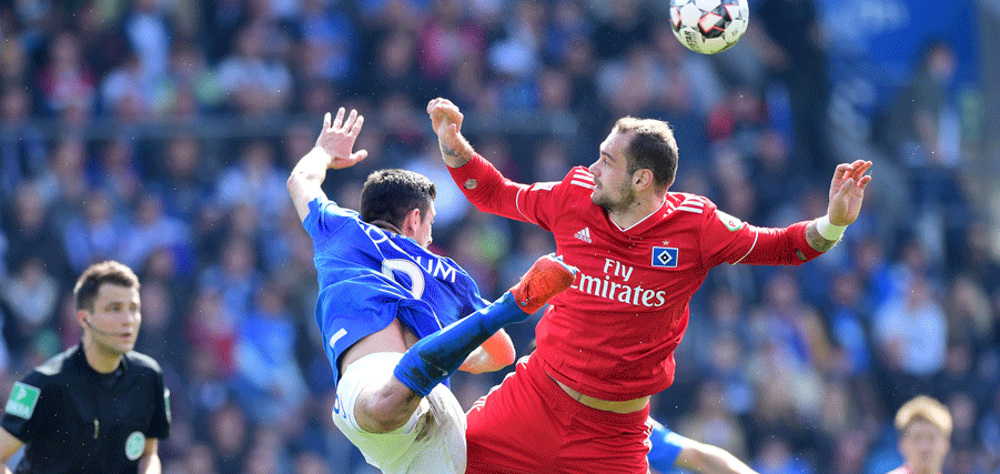 Lasogga Kopfballduell 427