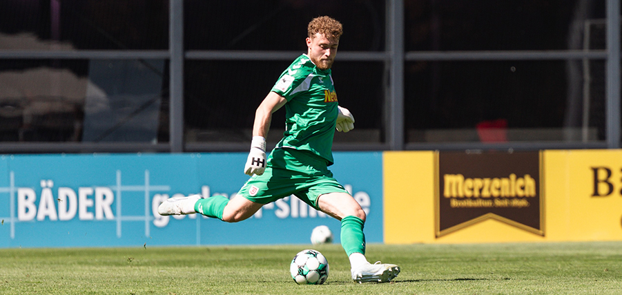 Hannes Hermann feiert Profidebüt in Regensburg