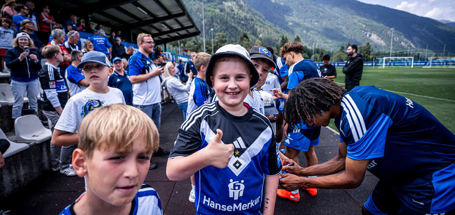 Starker Support: 300 HSV-Fans verfolgen die erste Einheit